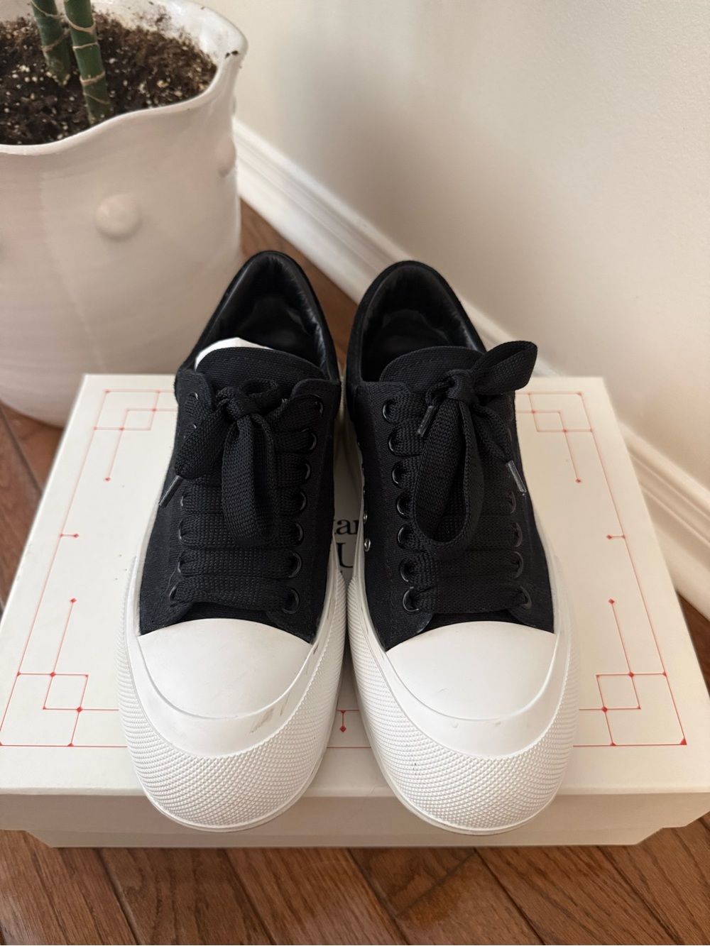 Alexander McQueen Sneakers, size 37+